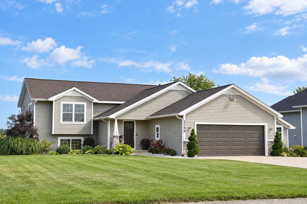 3758 Caribou Drive, Zeeland