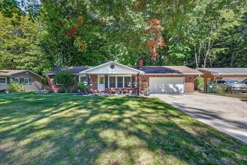 416 Spring Valley Lane, Whitehall