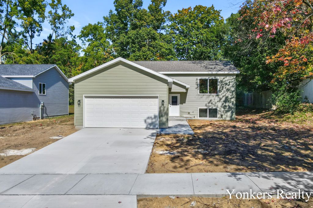 216 Leonard Street, Belding