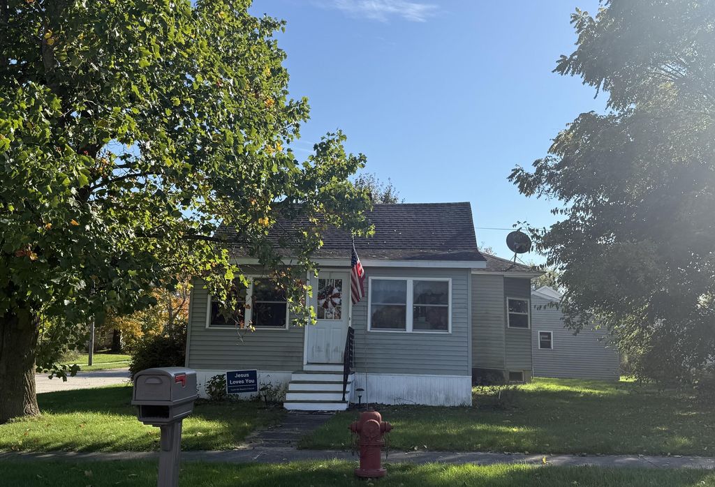 196 E 1st Street, Vermontville