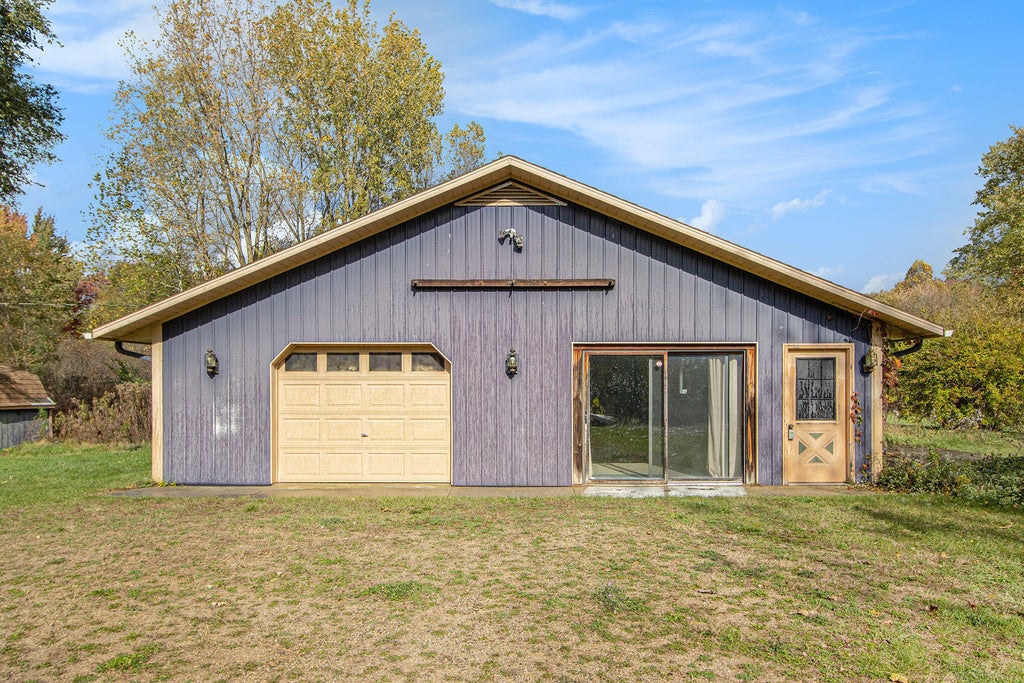 789 7th Street, Gun Plain township