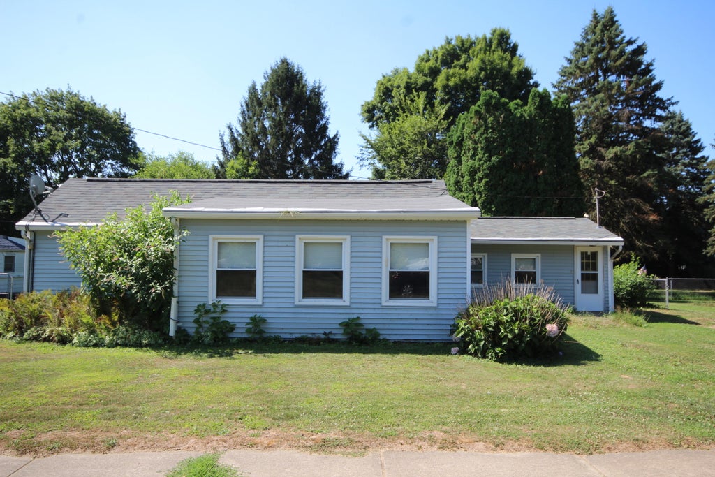 327 Mckain Street, Vicksburg village