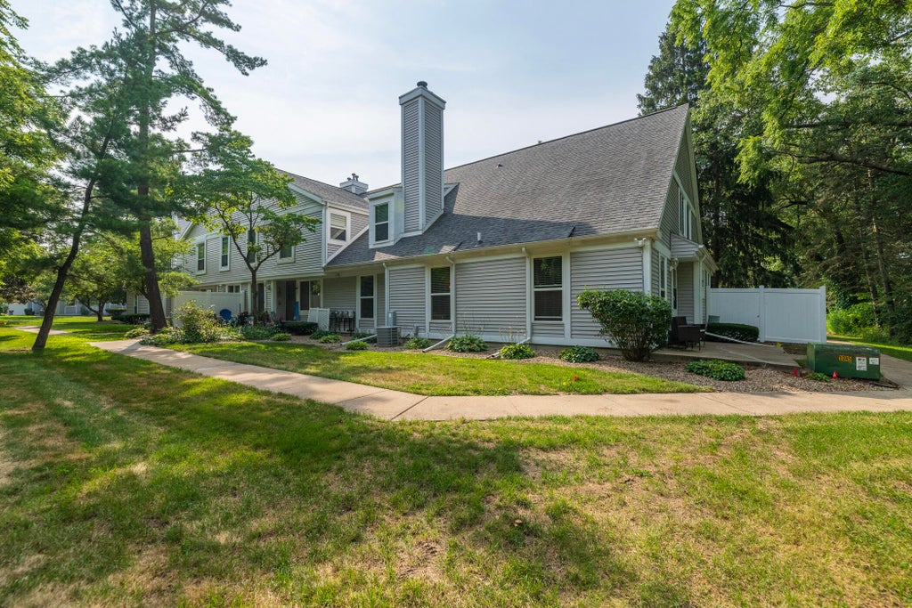 3532 Scots Pine Way Unit: 36, Portage city