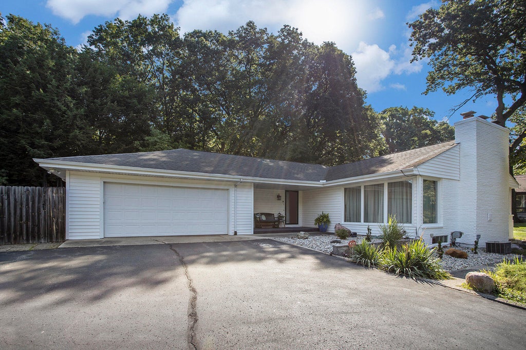 4417 Lake Forest Drive, Kalamazoo city