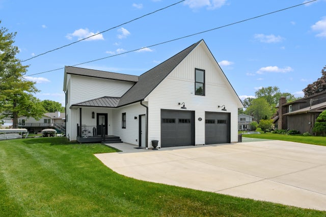 1335 Panama Street, Portage city