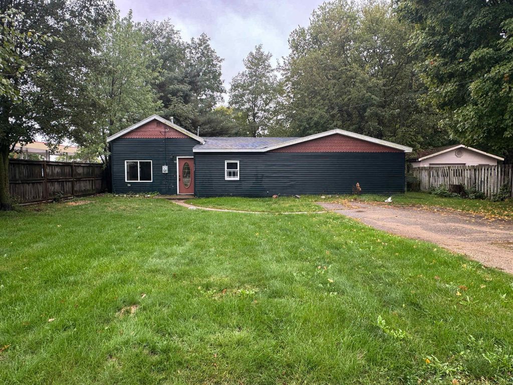 117 Lovell Street, Schoolcraft village