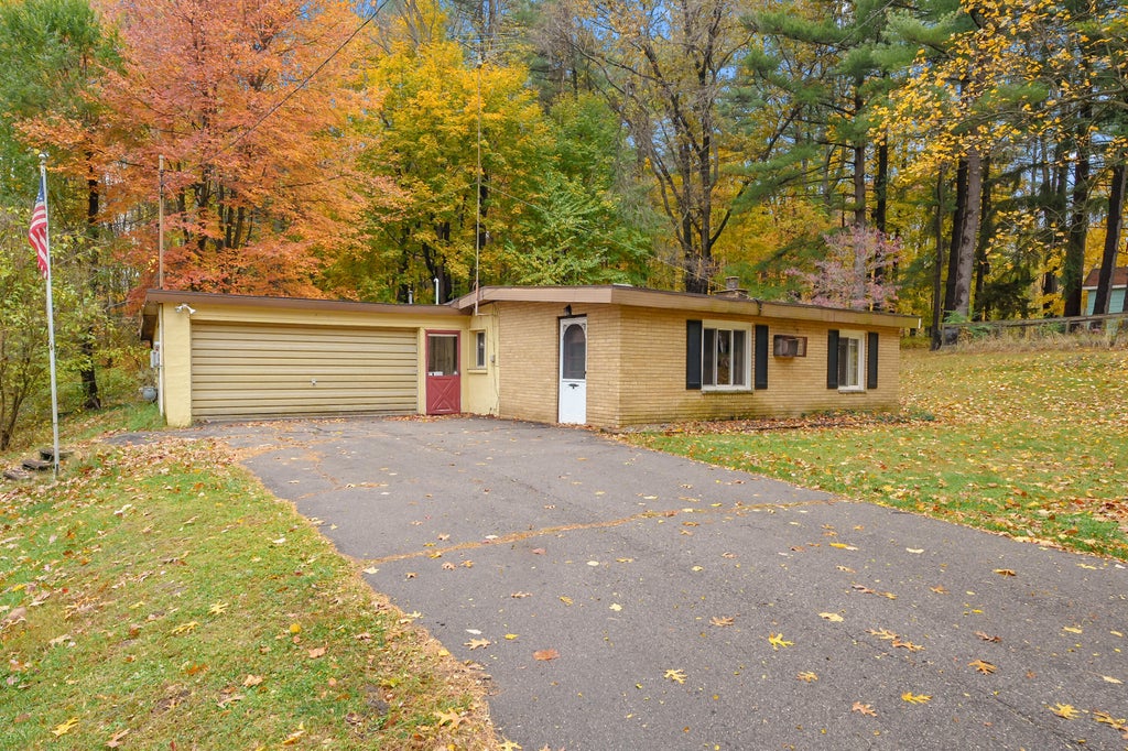 6283 W Sherman Lake Drive, Ross township