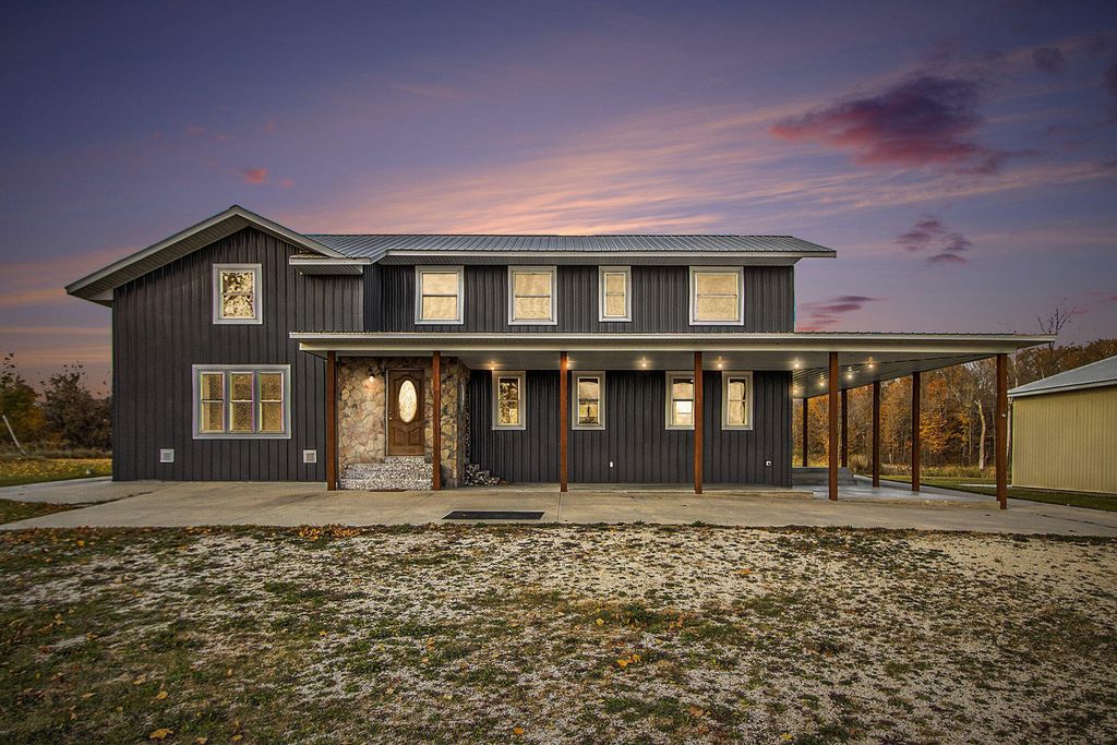 53948 48th Avenue, Lawrence