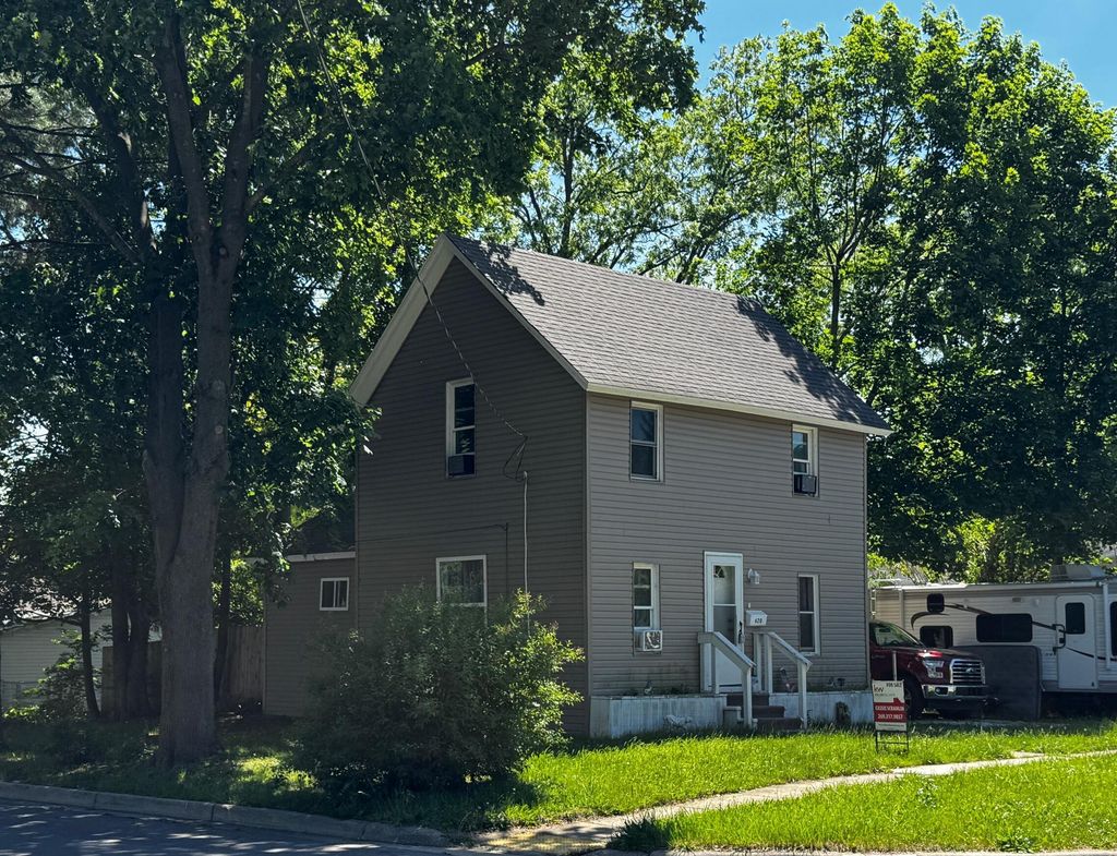 620 E Green Street, Marshall city
