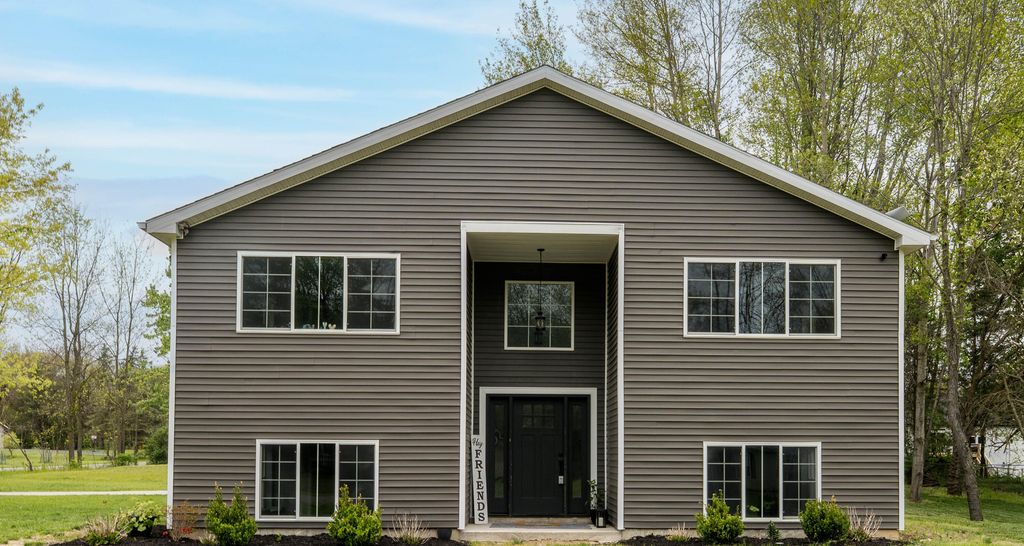 32844 Winther Avenue, Almena township