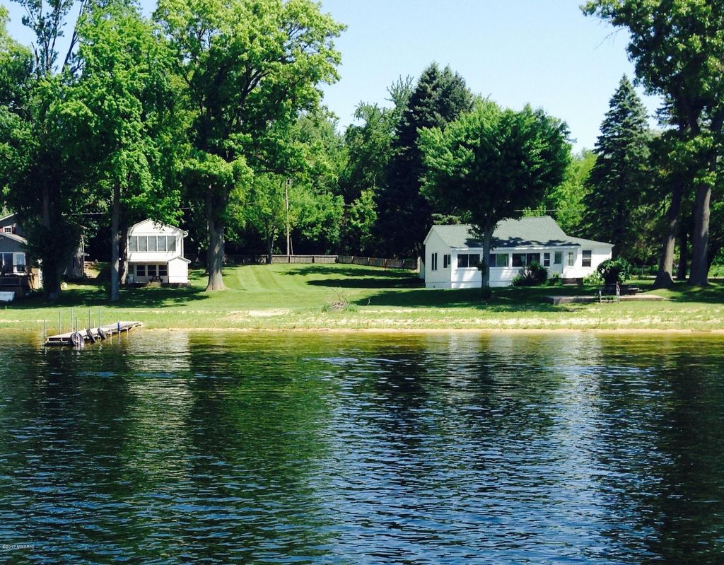 59388 41st Street, Paw Paw township