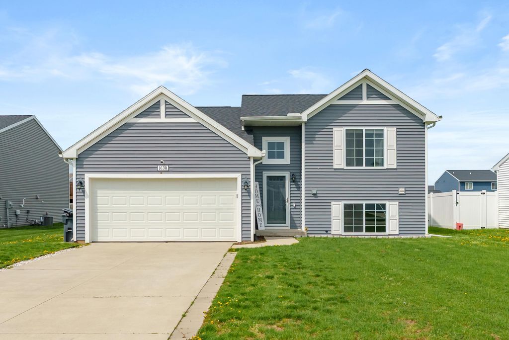 1630 Tea Pond Court, Vicksburg village