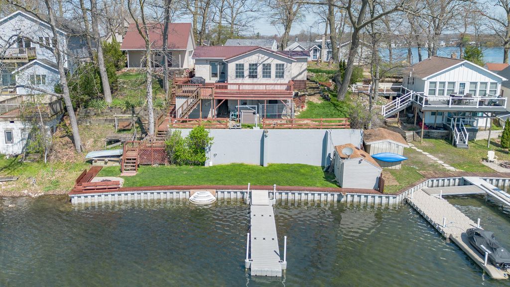11915 Lakeway Street, Prairieville township