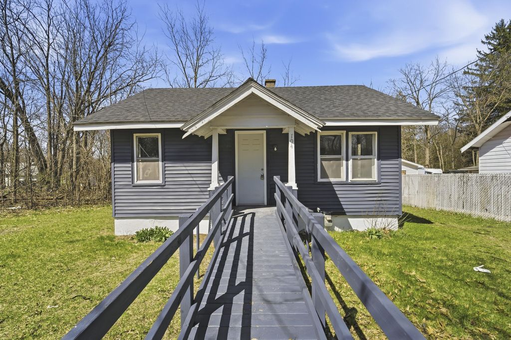 104 W Roosevelt Avenue, Battle Creek city