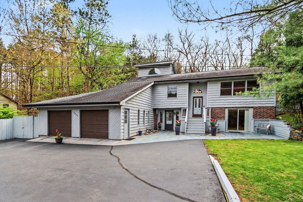 6700 N Sprinkle Road, Richland township