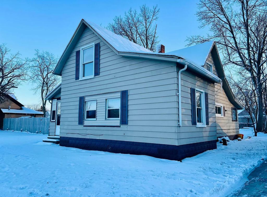 3118 N Water Street, Bay City city
