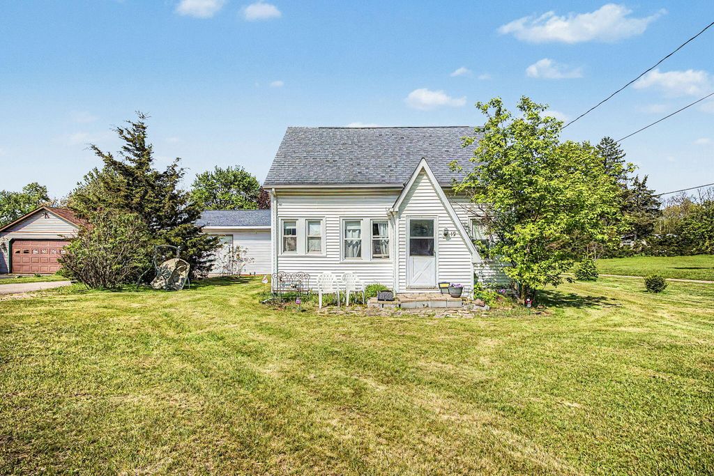 19 Evanston Avenue, Emmett charter township