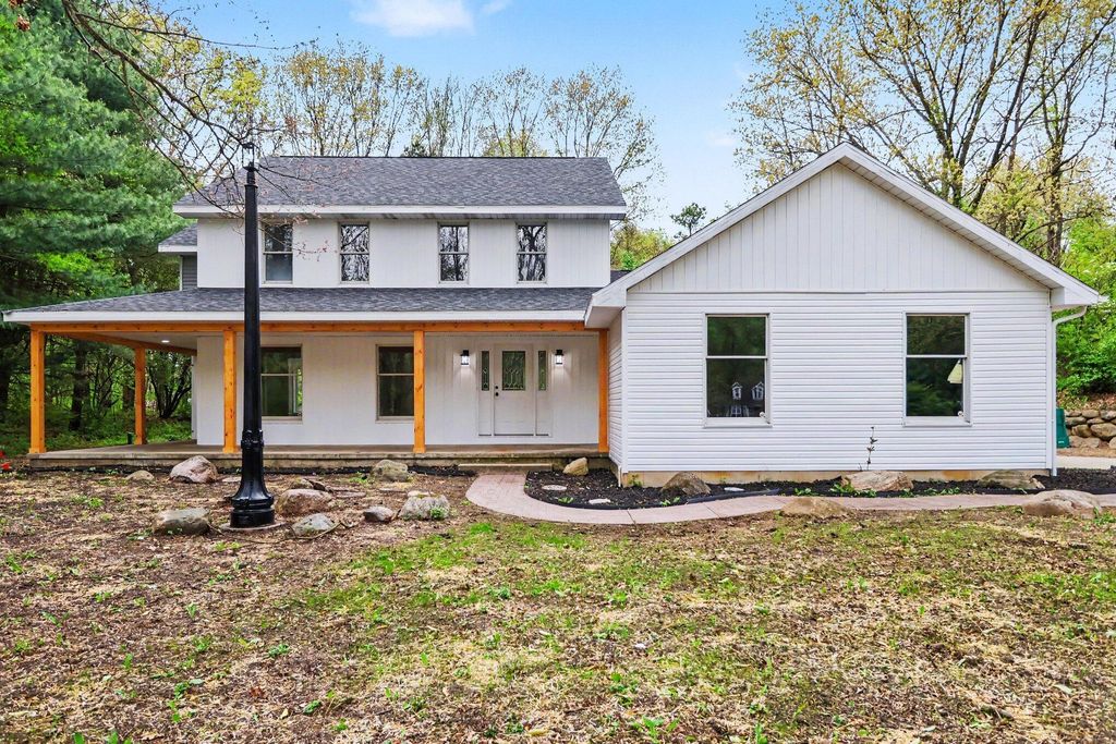 123 Old Lantern Trail, Pennfield charter township