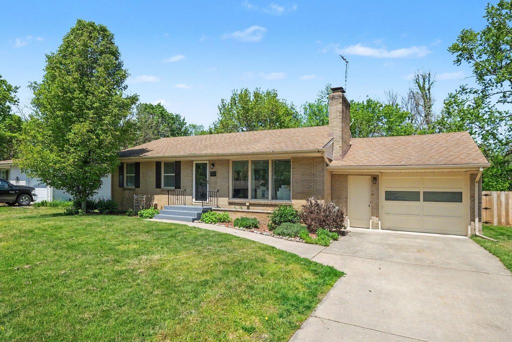 725 Parkway Drive Ne, Grand Rapids city