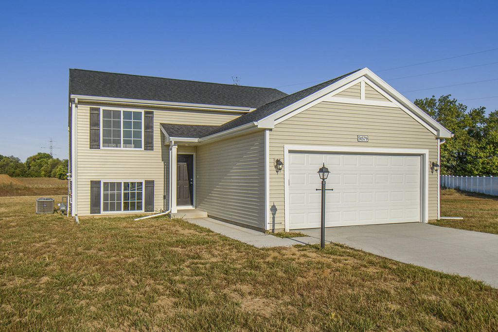 8791 Cowley Court, Richland township