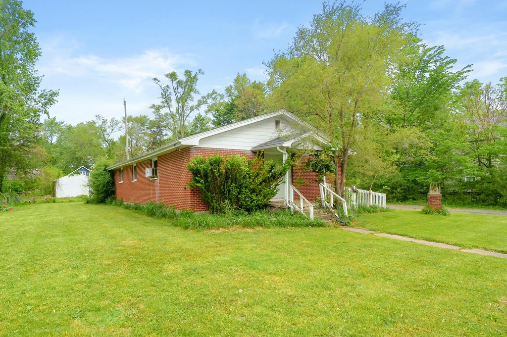 713 Chicago Avenue, Kalamazoo charter township