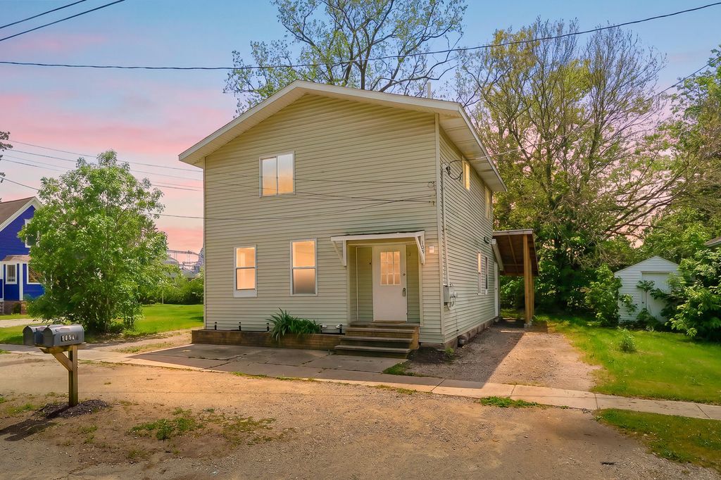 105 N George Street, Decatur village