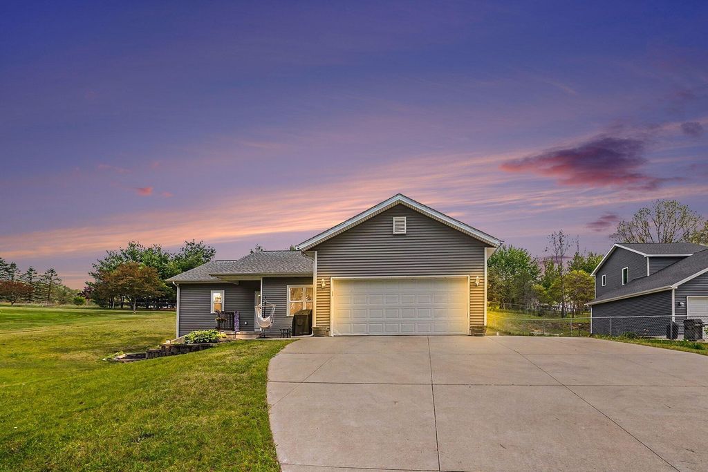 31800 Pine Ridge Circle, Antwerp township