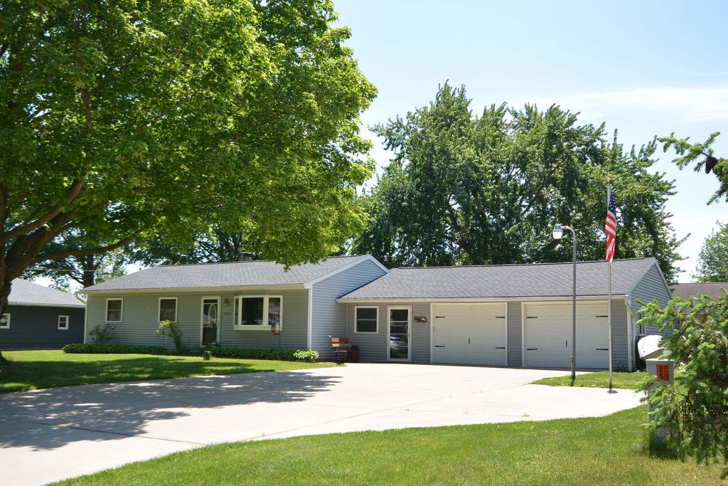 5830 Leon, Pavilion township
