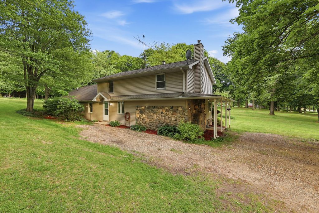 8580 N Riverview Drive, Cooper charter township