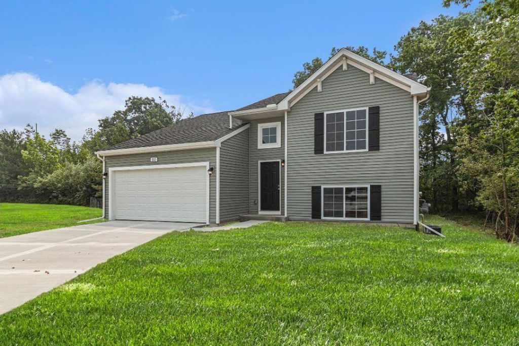 724 Manorwood Circle, Benton charter township