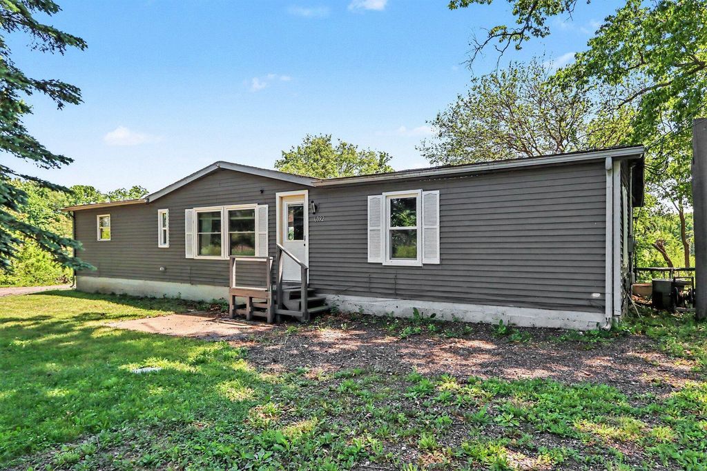 6082 E V Avenue, Brady township