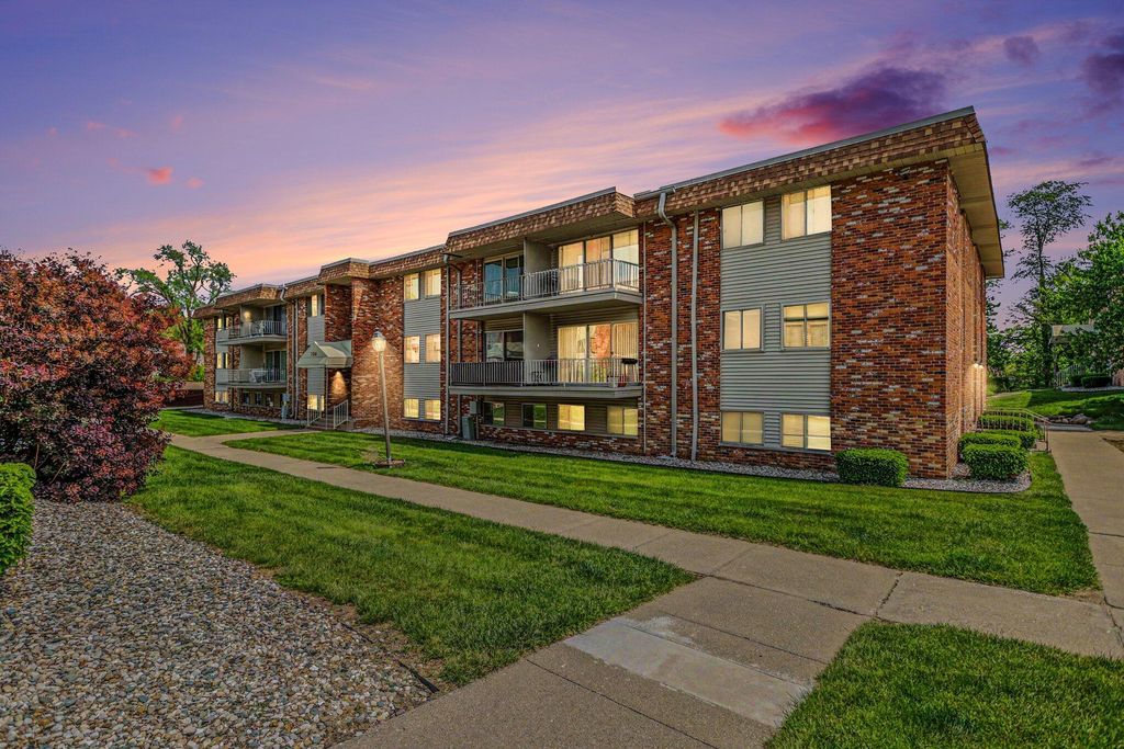 734 W Kilgore Road Unit: 303, Kalamazoo