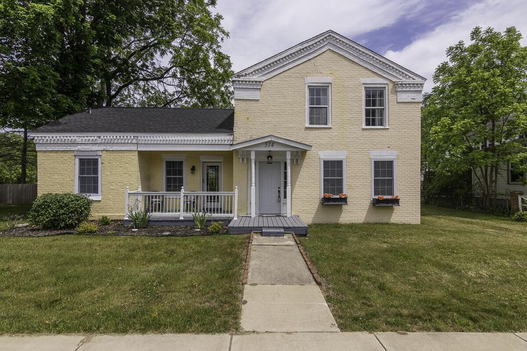 514 N Kalamazoo Street, Paw Paw village