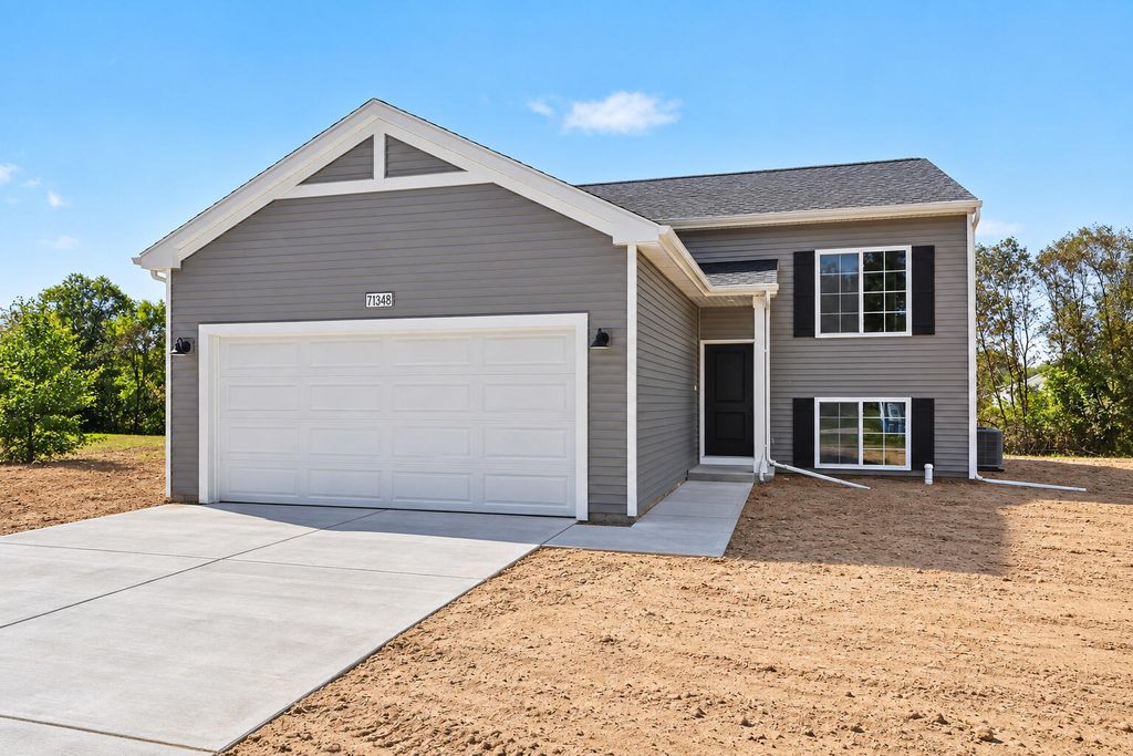 71348 Embassy Road, Edwardsburg