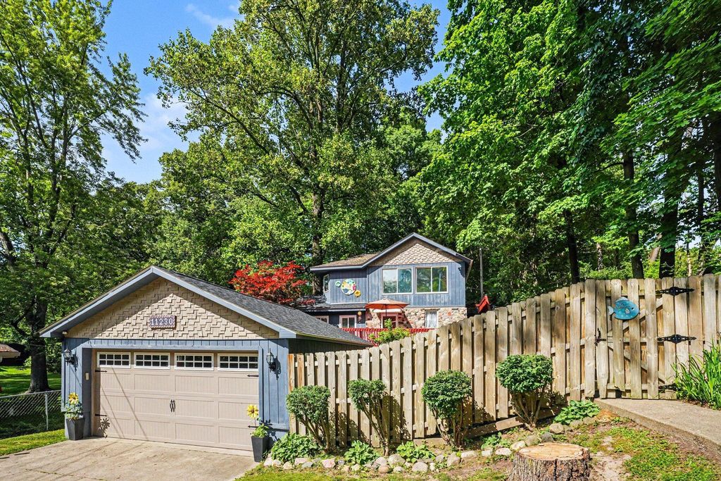 11230 Lakeshore Drive, Fabius township