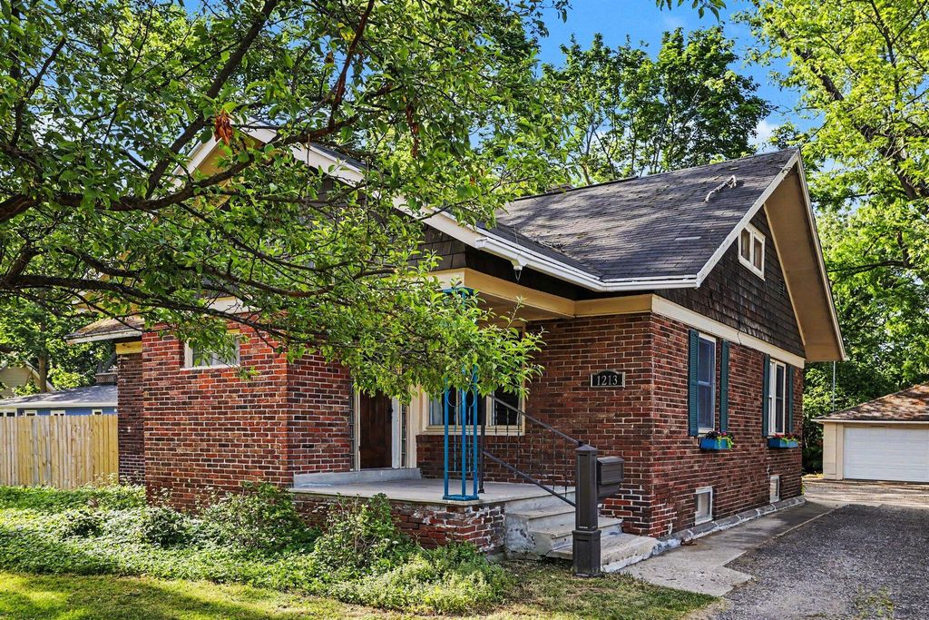 1213 Whites Road, Kalamazoo city