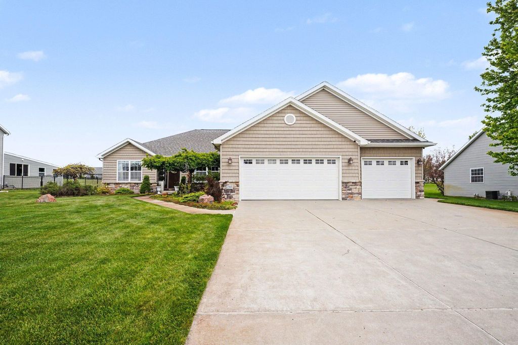 2560 Starling Avenue, Schoolcraft township
