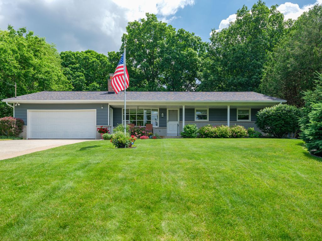 5482 Lindenwood Street, Cooper charter township