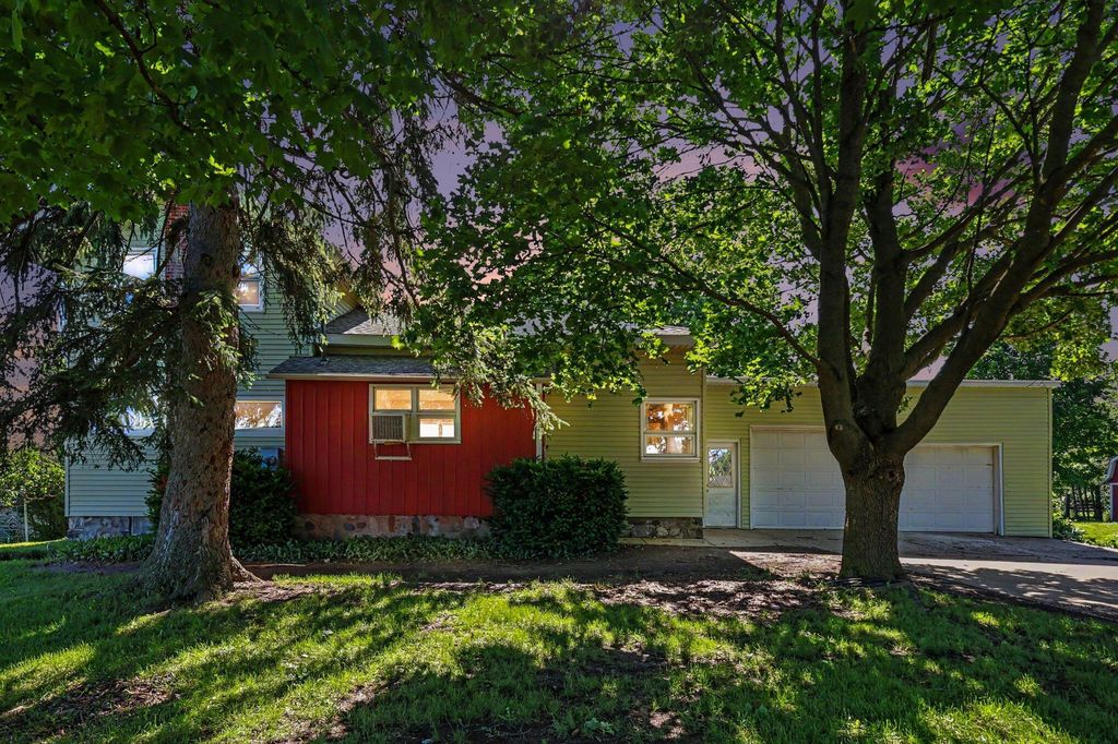 6923 Young Road, Bellevue township