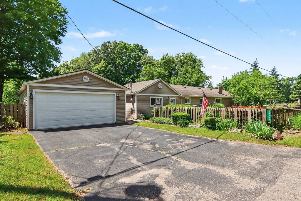 18988 32nd Street, Pine Grove township