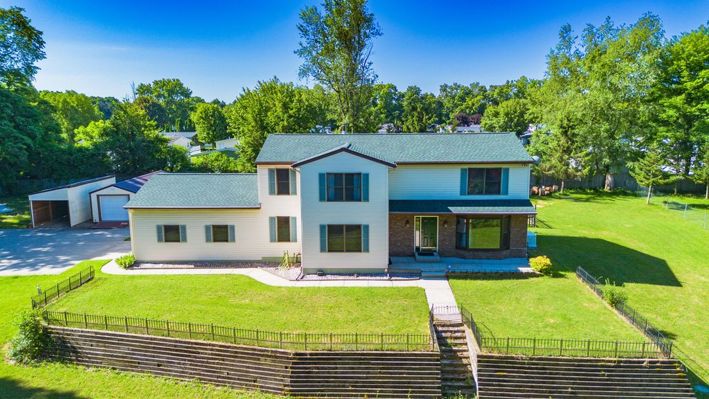 8805 Stadium Drive, Oshtemo charter township