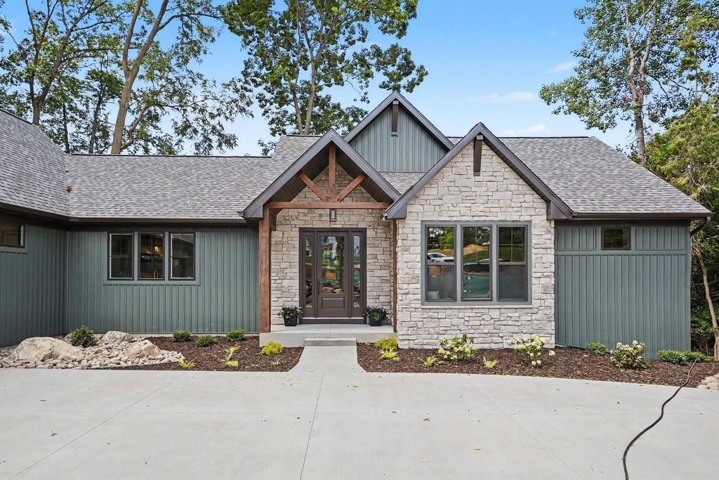 10445 Country Club Drive, Richland township