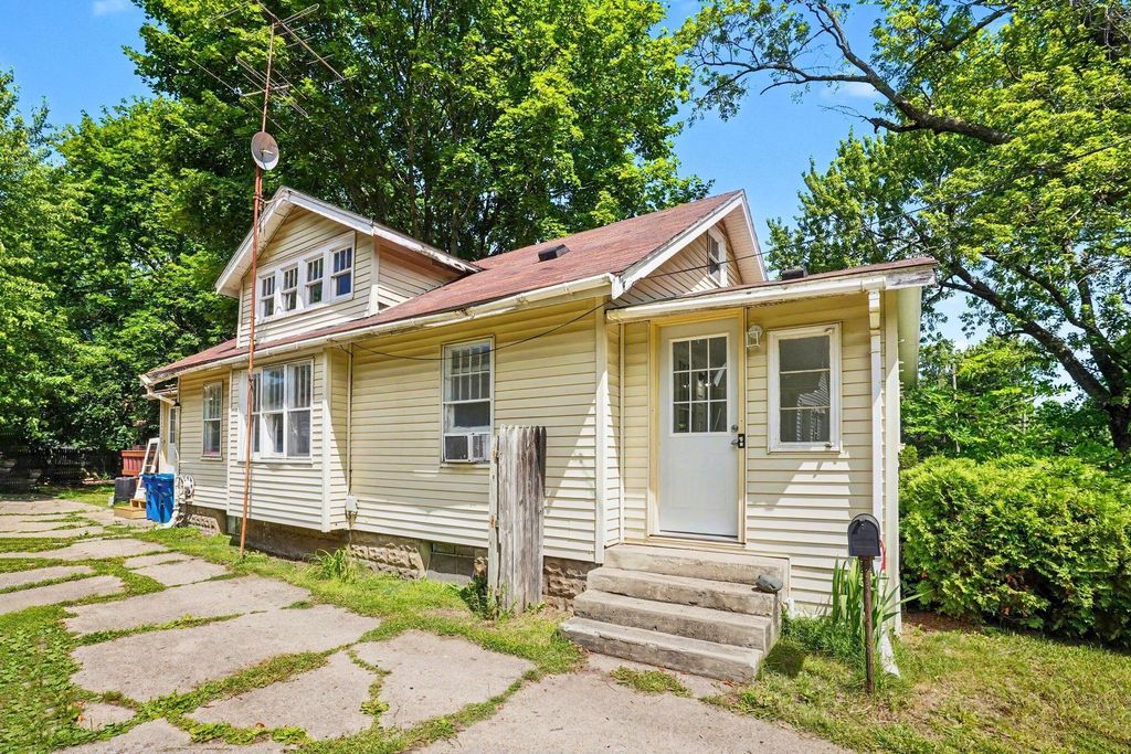 607 Ira Avenue, Kalamazoo charter township