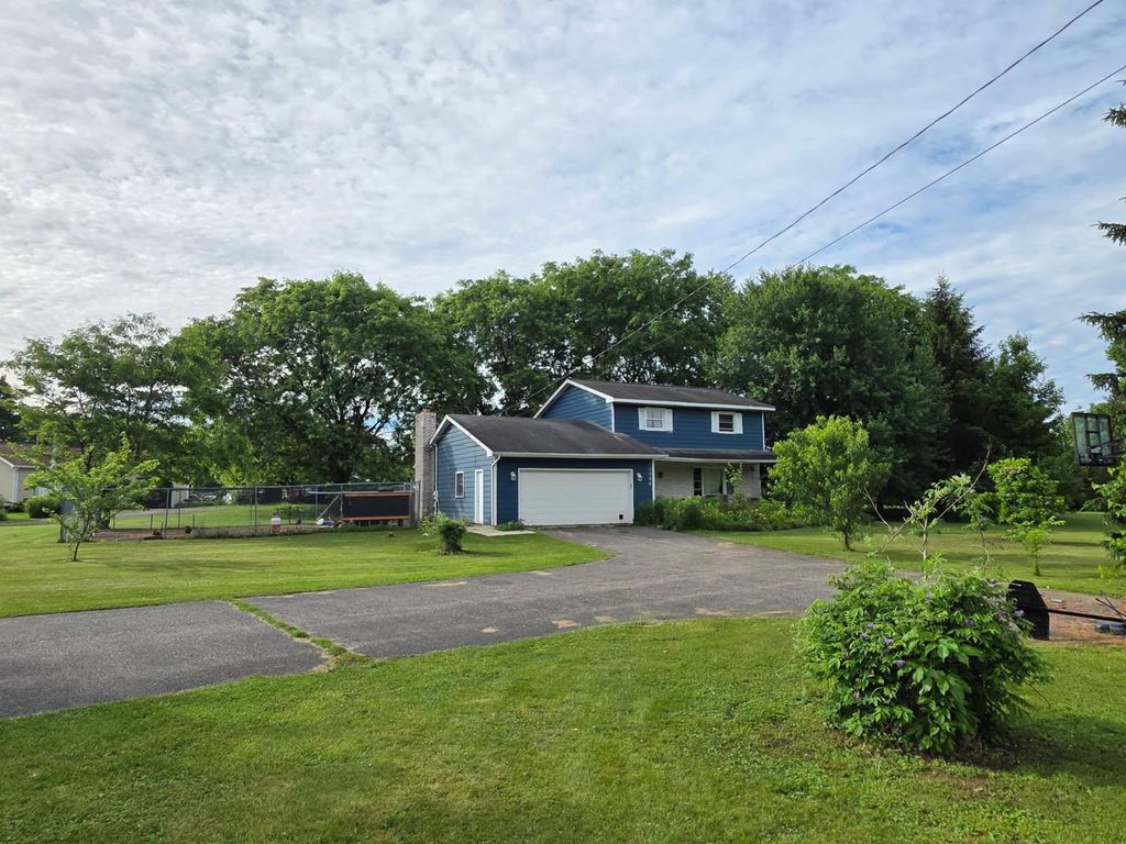 22948 N Uldriks Drive, Bedford charter township