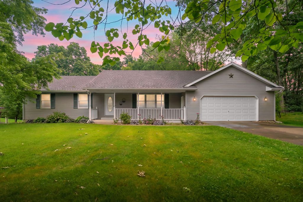 52135 Nancy Lane, Mendon township