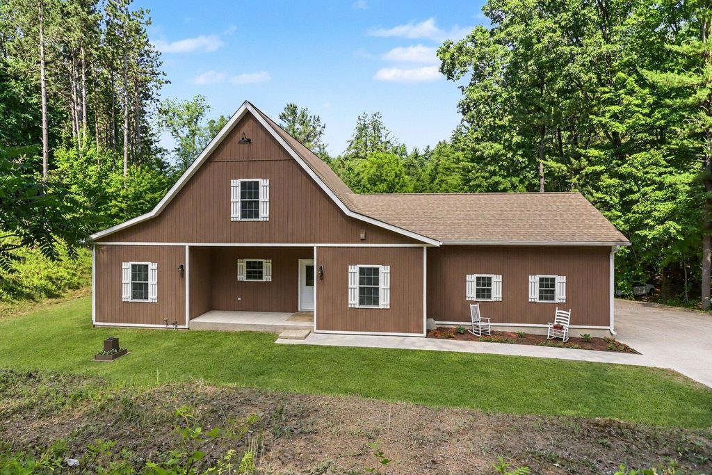 9370 Alex Drive, Richland township