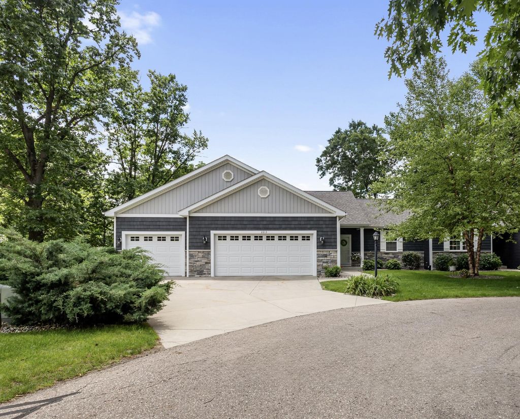 2213 Hunters Pond, Comstock charter township