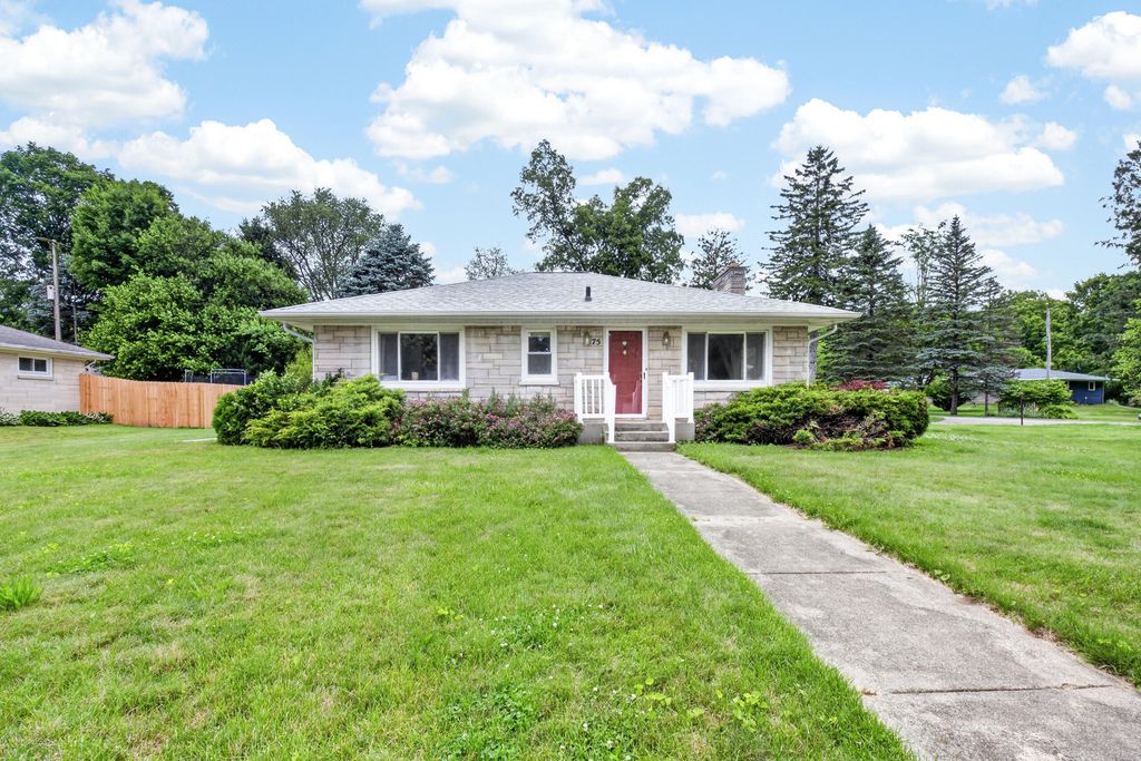 75 Hillside Drive, Pennfield charter township