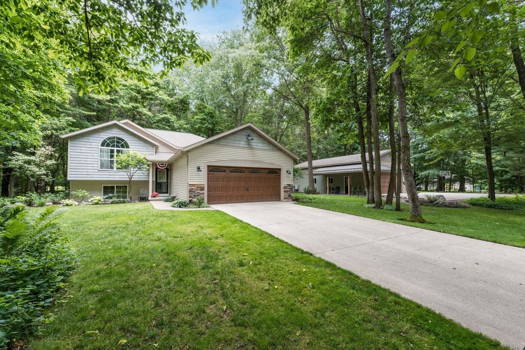 25158 Chaty Lane, Pine Grove township