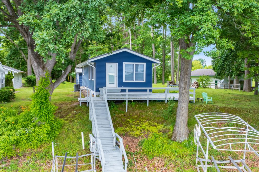 81735 Laguna Beach Park Road, Porter township